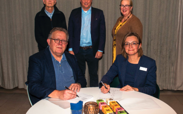 Leeuwenhorst Congrescentrum en Zon op Northgo zetten handtekening