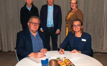 Leeuwenhorst Congrescentrum en Zon op Northgo zetten handtekening