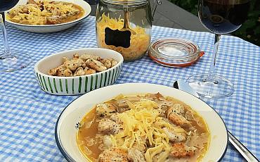 Rijker dan je denkt... Uiensoep met croutons!