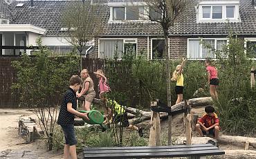 Regenton voor Ontdekplein Farèlschool