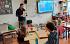 Afvalcoach op schoolbezoek bij 'Lotte ruimt op'