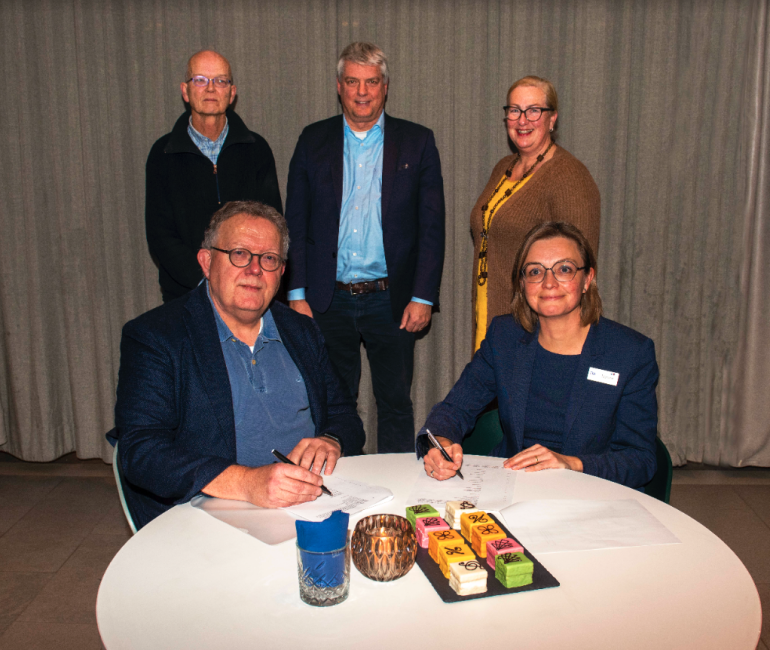 Leeuwenhorst Congrescentrum en Zon op Northgo zetten handtekening