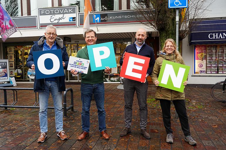 Winkeliers sluiten deuren, maar zijn gewoon open!