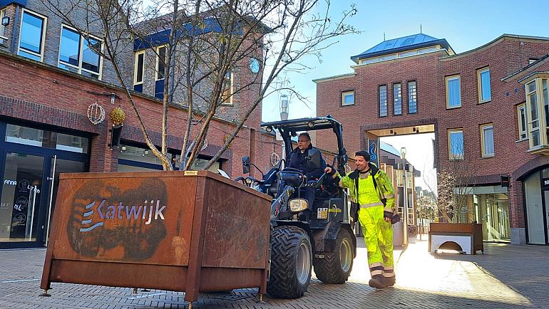 Katwijk plaatst bomen in bakken