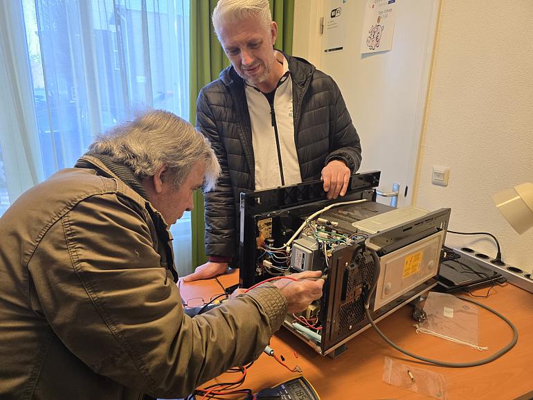 Repair Café Lisse, een tweede leven voor apparaten