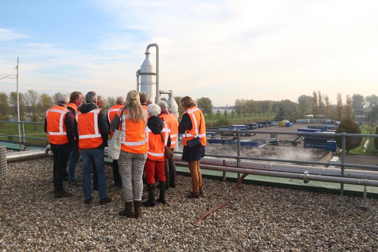 Met twee volle bussen op excursie naar de Meerlanden